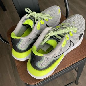 Nike lime green/gray tennis shoes (9.5)
